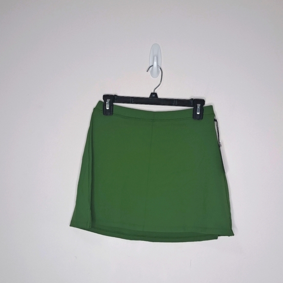 WeWoreWhat active skort green medium NWT - Picture 4 of 8
